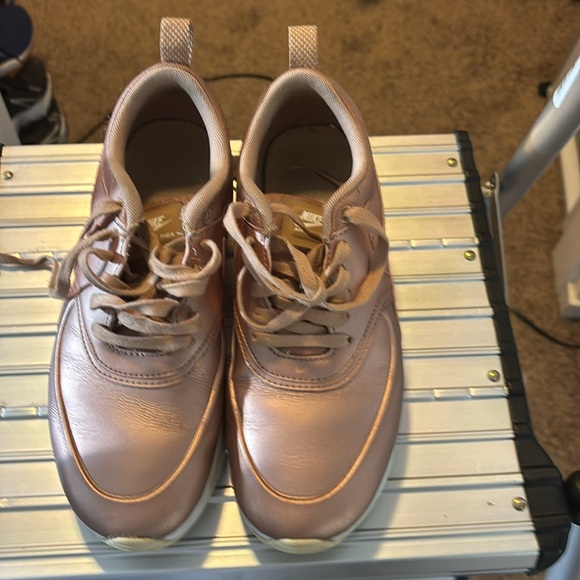 Nike Air Max Thea Rose Gold - Picture 2 of 4
